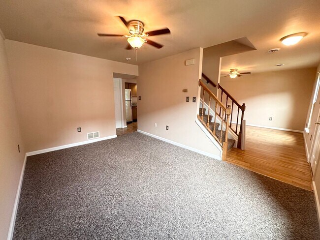 Building Photo - 1114 Skyview Dr