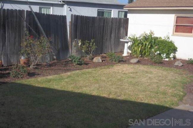 Building Photo - 6210 Mesita Dr