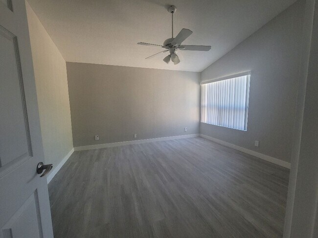 Building Photo - 16209 E Rosetta Dr
