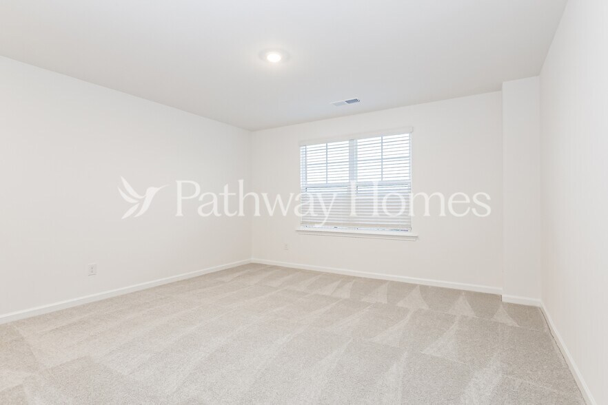 Building Photo - 1200 Arnhem Dr