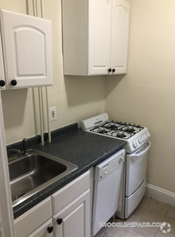 Building Photo - 360 Riverway