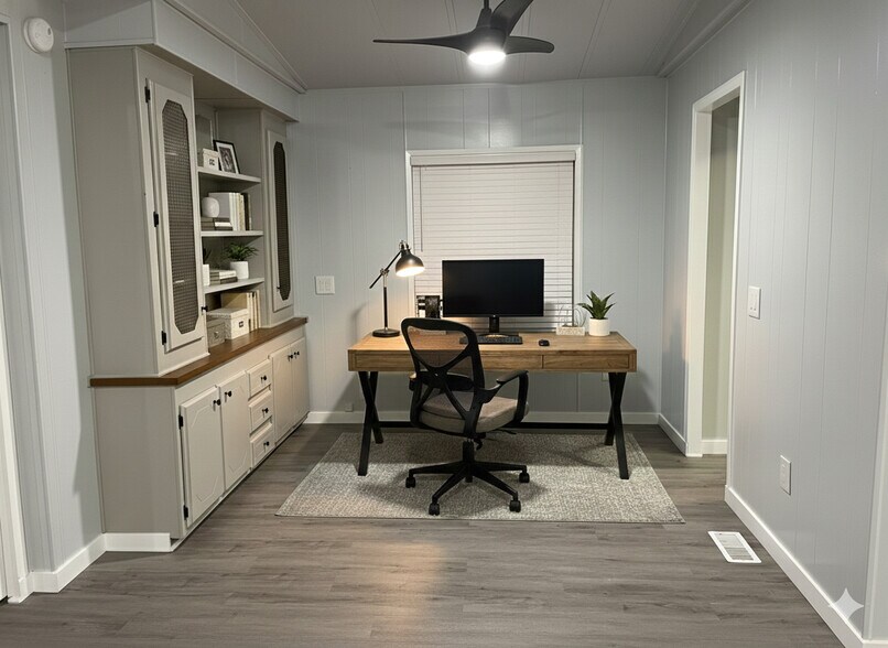 Building Photo - 3911 Victory Dr SW