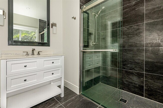 Building Photo - 500 Palmetto Dr