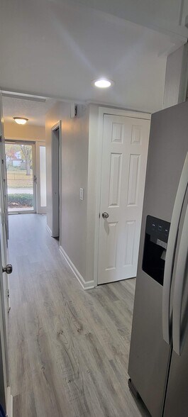 Building Photo - 312 38th St