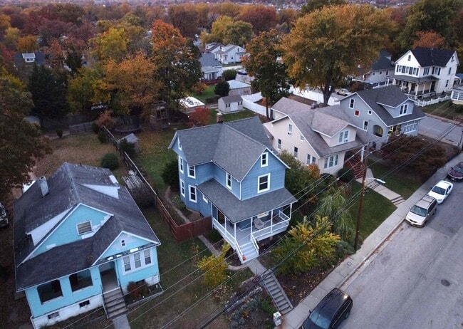 Building Photo - 4706 Grindon Ave