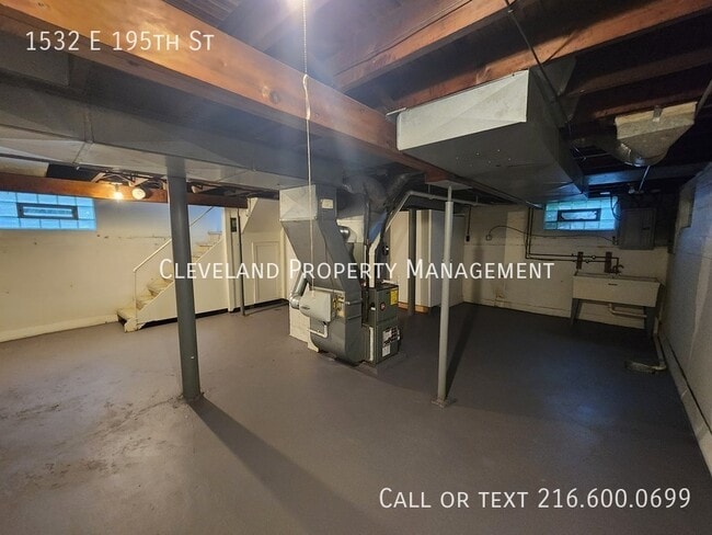 Building Photo - 1532 E 195th St