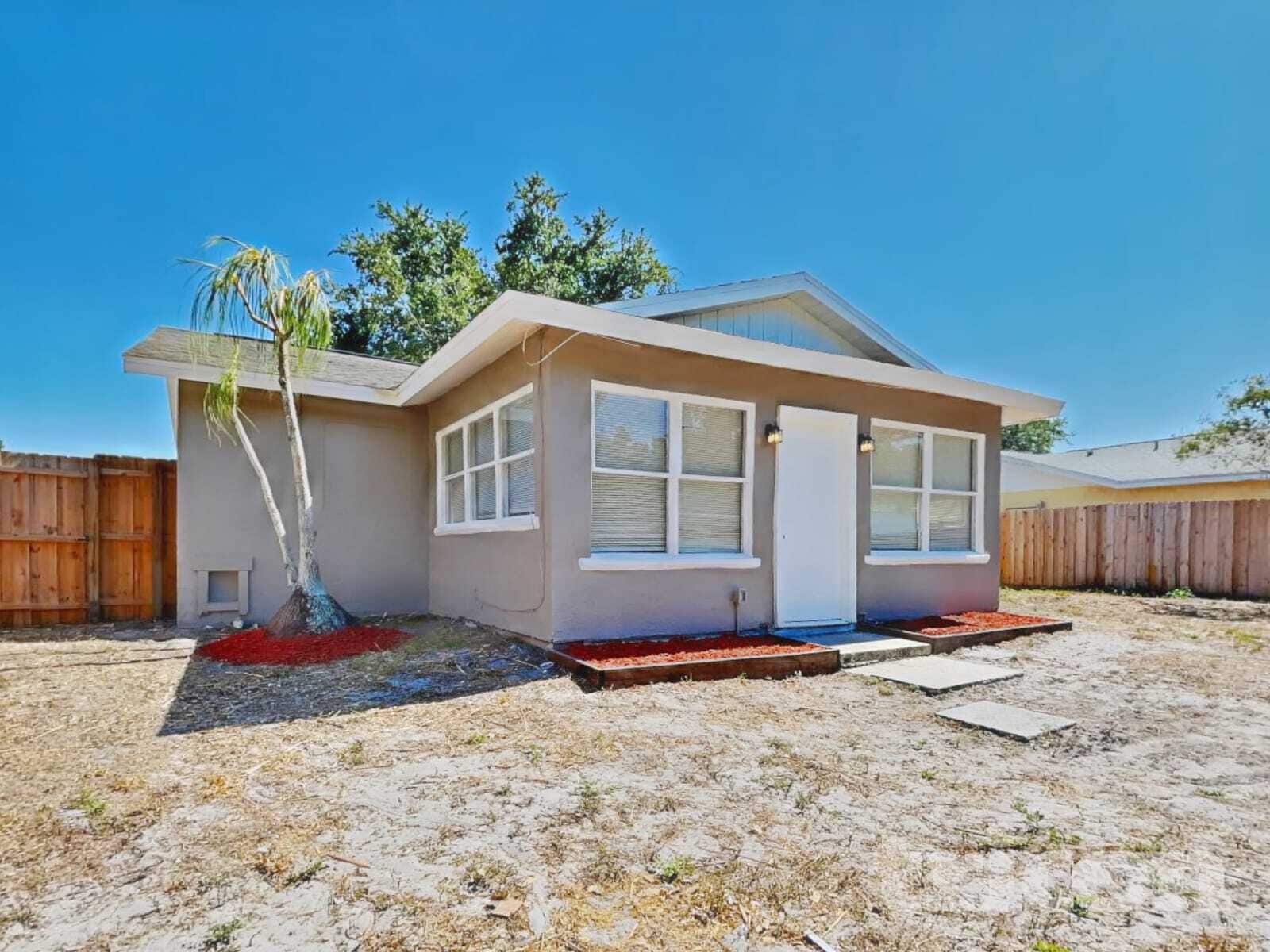 Building Photo - 6423 4th Ave NE