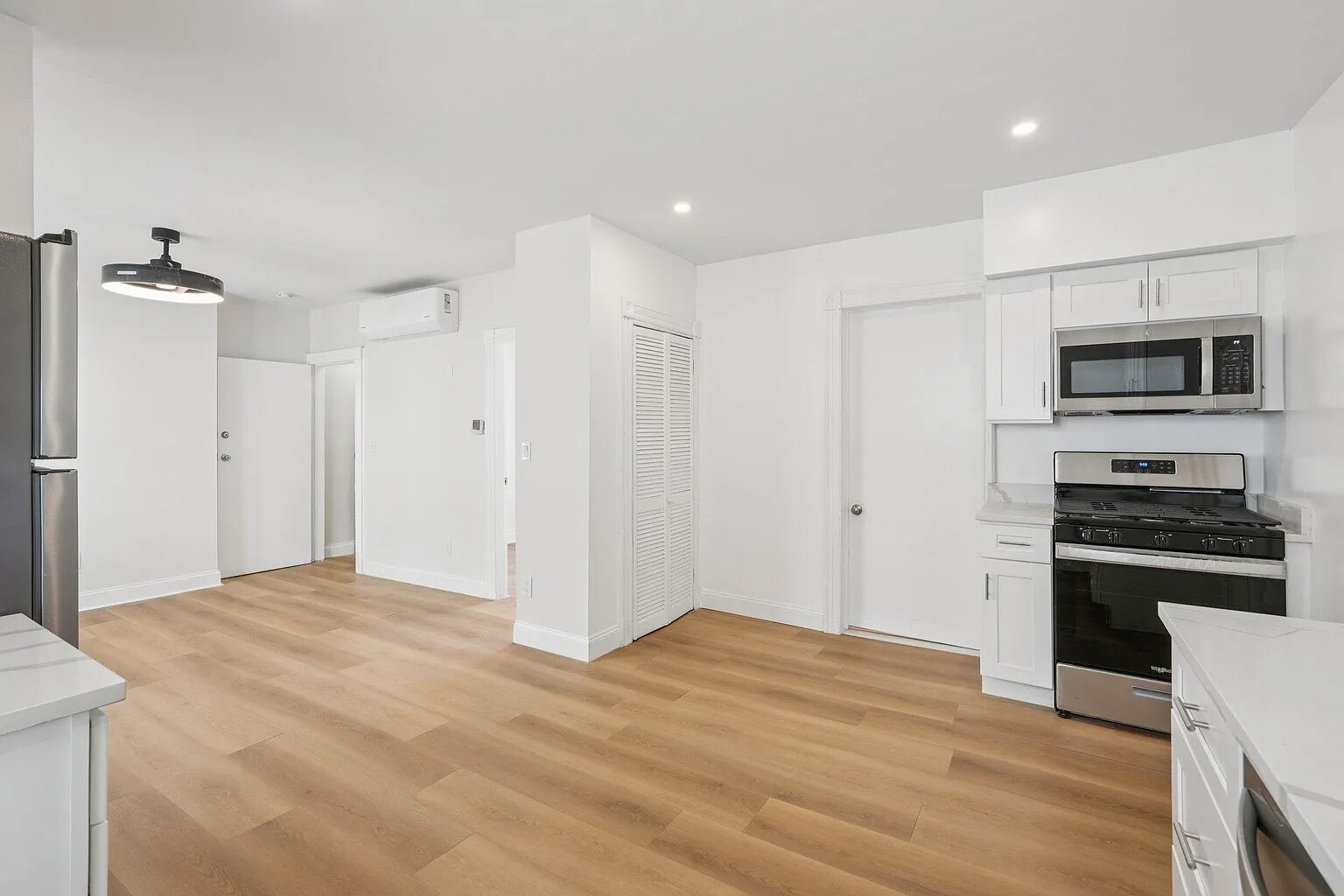 Open floor Plan - 332 Locust Ave