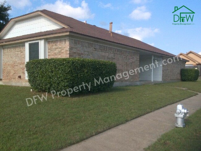 Primary Photo - Charming Corner-Lot 2-Bedroom Home For Lea...