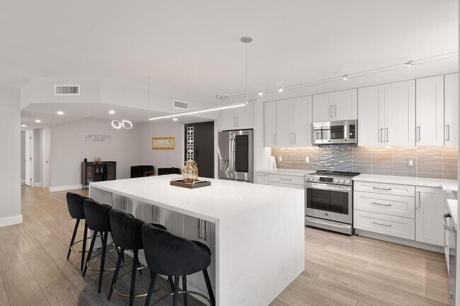 Building Photo - 6502 N Central Ave