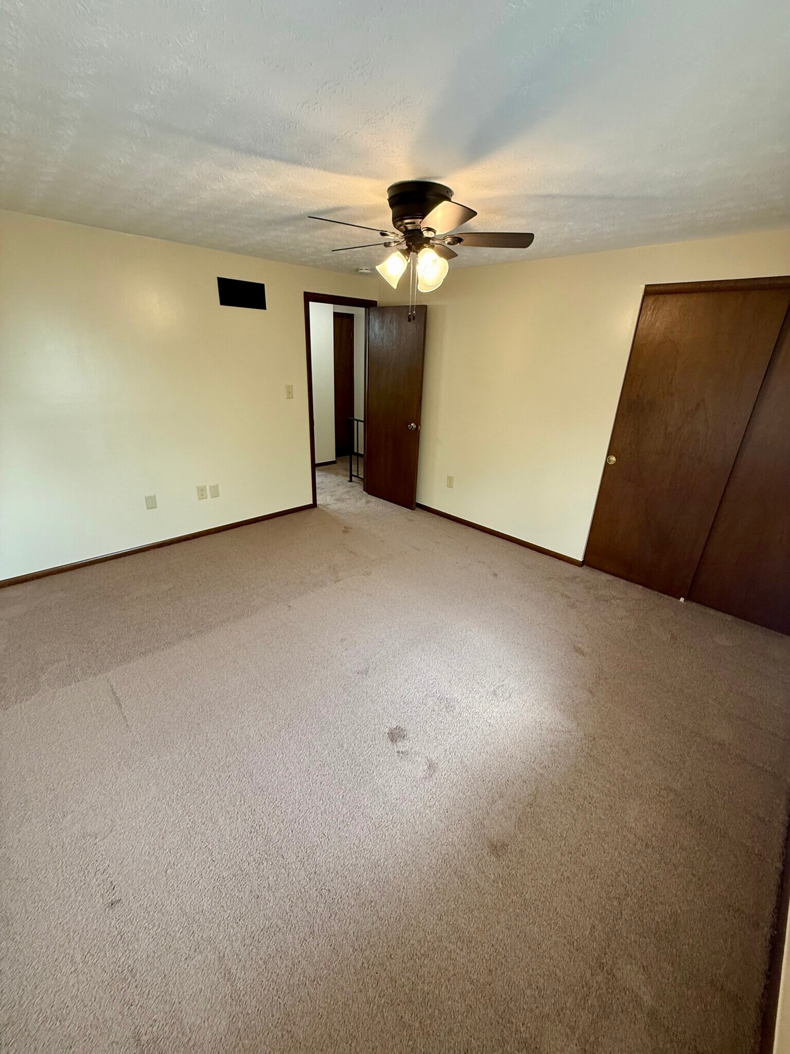 Building Photo - 3208 Cedar Grove Pl S