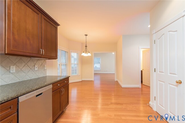 Building Photo - 11412 Pinedale Dr