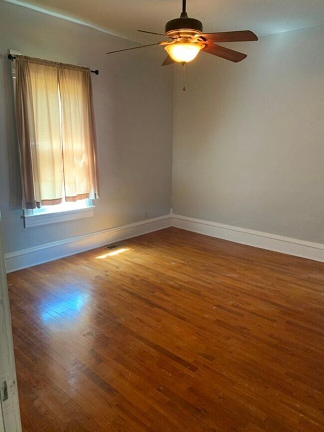 Building Photo - A Street in Columbus