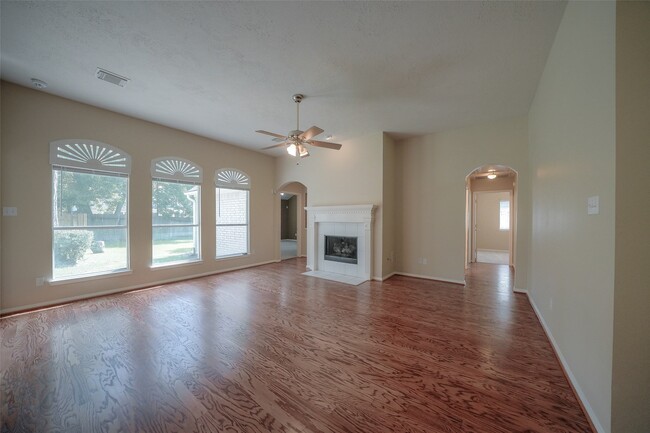 Building Photo - 39 Belcarra Pl