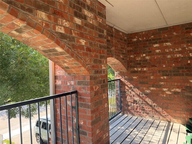 Building Photo - 8373 Brightside Ln
