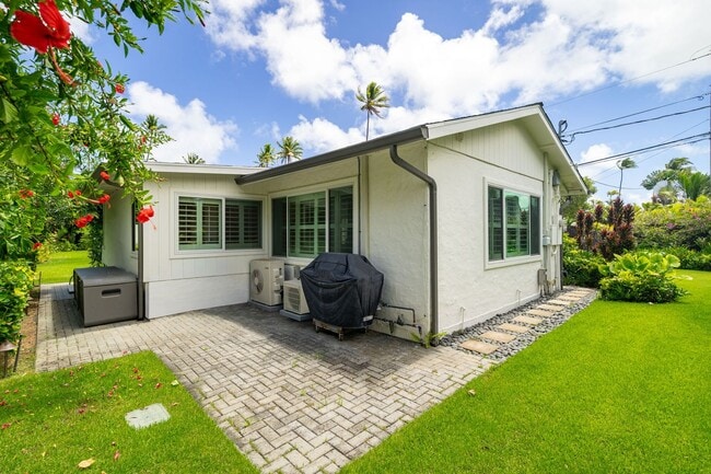 Building Photo - 110 N Kalaheo Ave