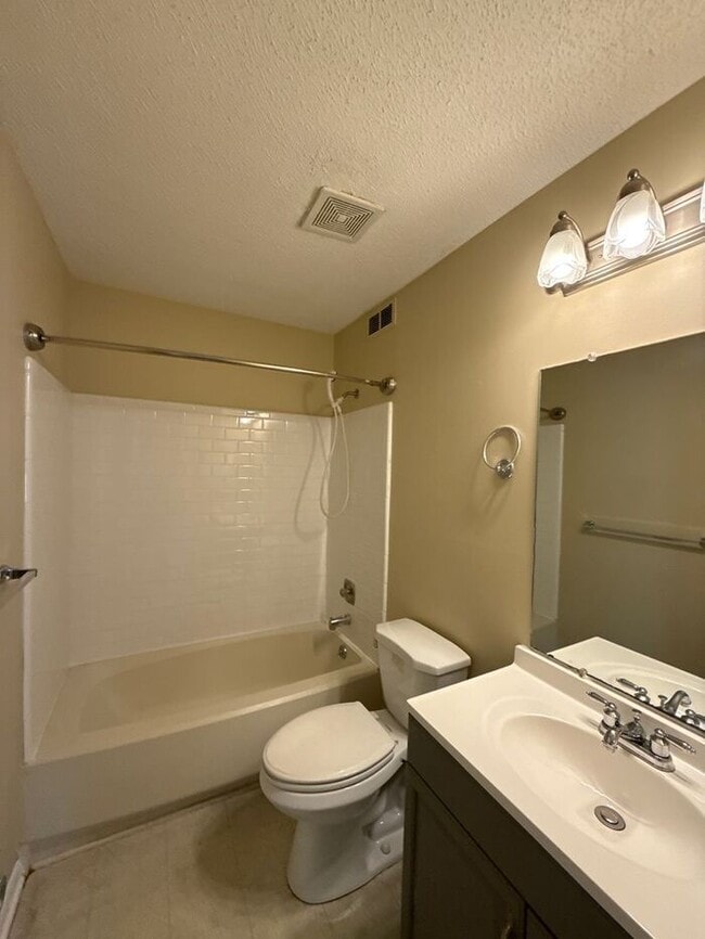 Building Photo - T.R. Lawing Realty Property