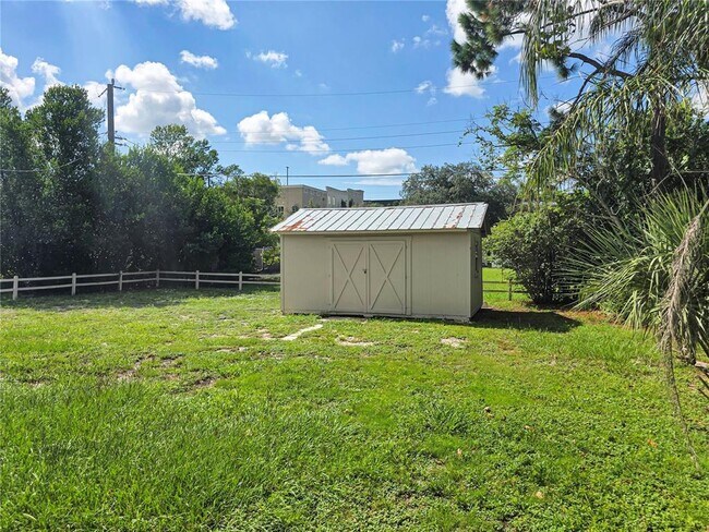 Building Photo - 185 E Lake Mary Ave