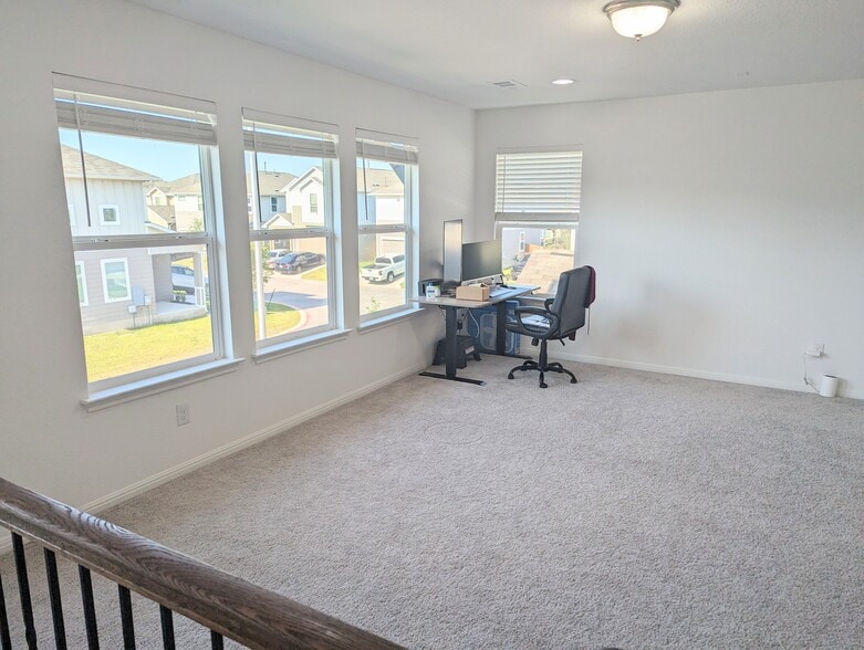 Building Photo - 12815 Gilliland Ln