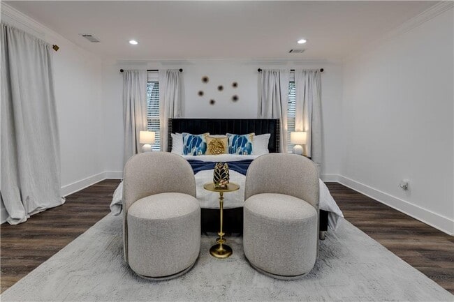 Building Photo - 551 Woodrow Ave