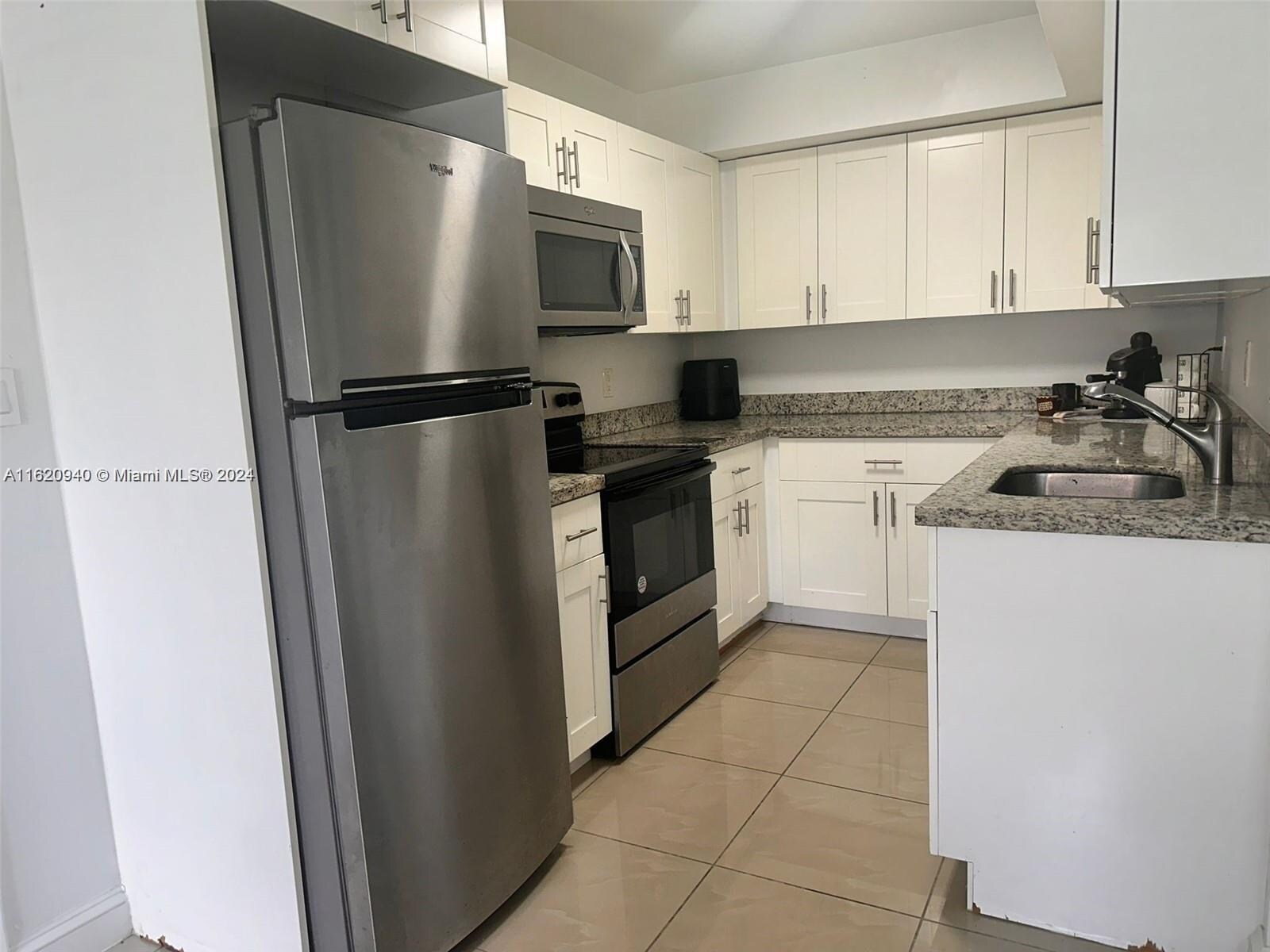 Building Photo - 15560 SW 104th Ter