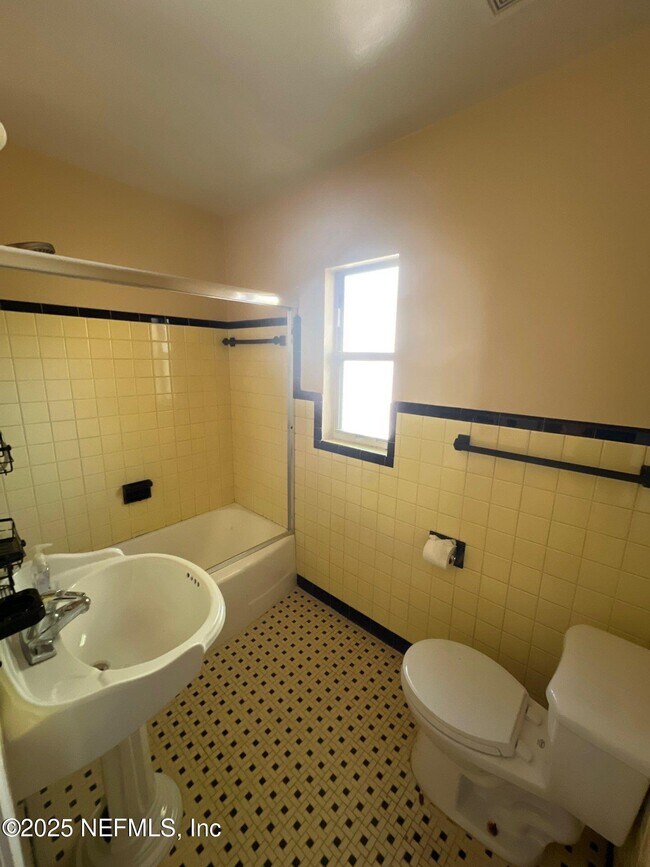 Building Photo - 1359 Stimson St