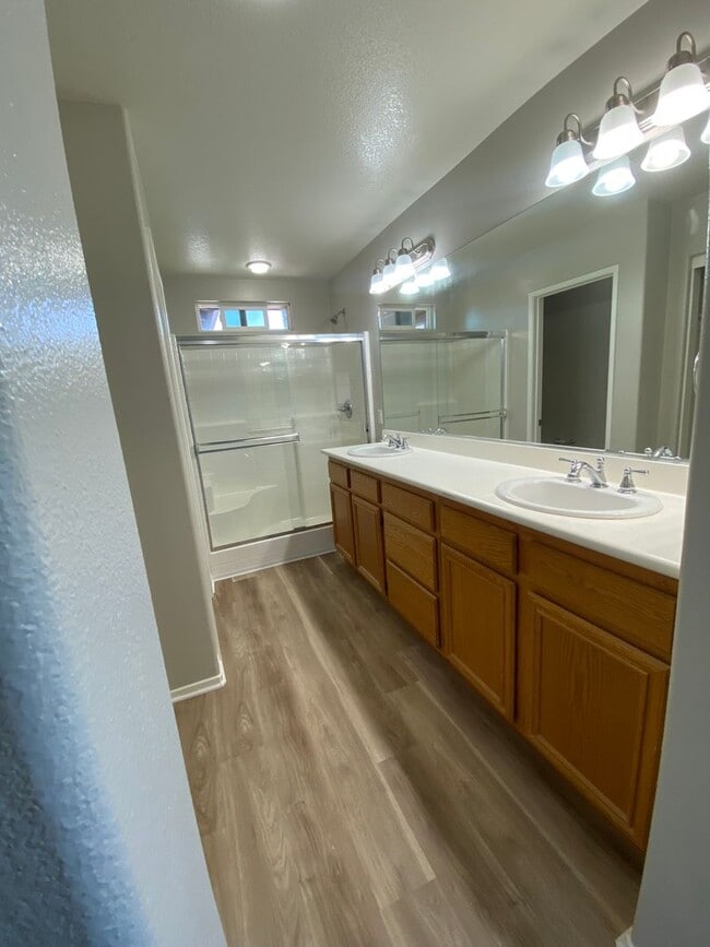 Building Photo - Cute & Clean Murrieta 3 Bedroom Home!