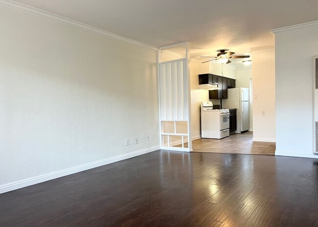 Building Photo - Bright 2 bed 1 bath in Pacific Beach