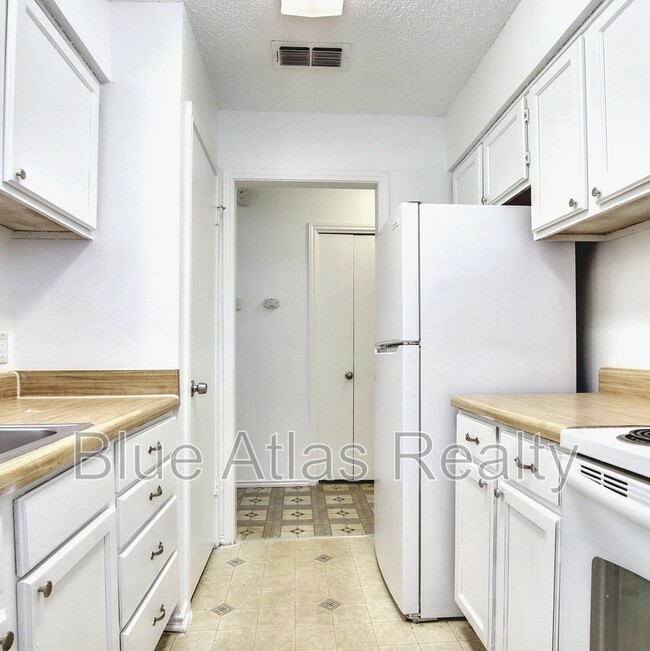 Building Photo - 2749 Countryside Ln
