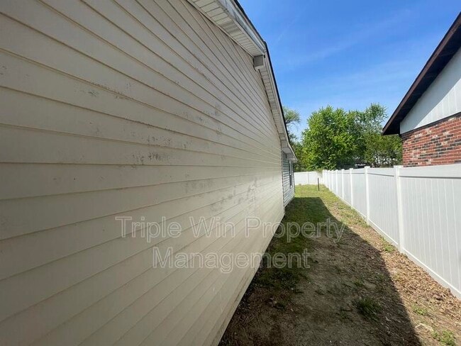 Building Photo - 2415 Stoney End Ct