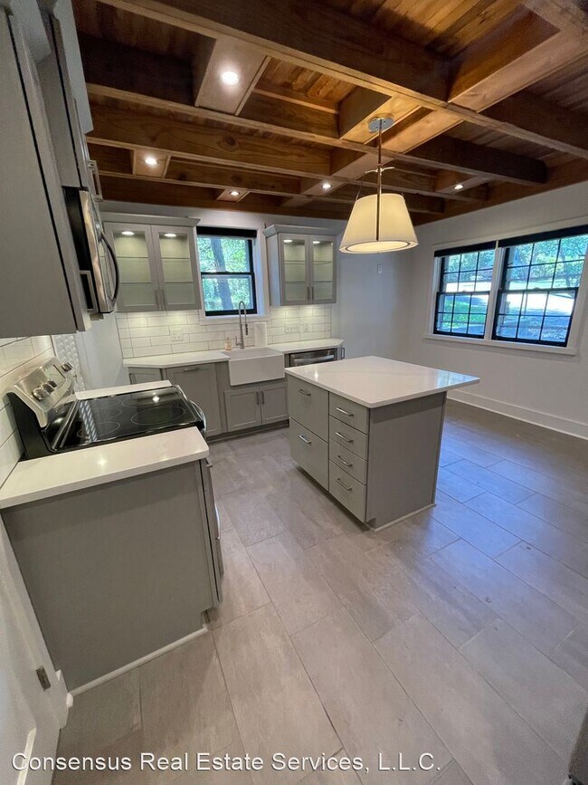 Building Photo - 1 br, 2 bath House - 2936 Rivermont Avenue #3