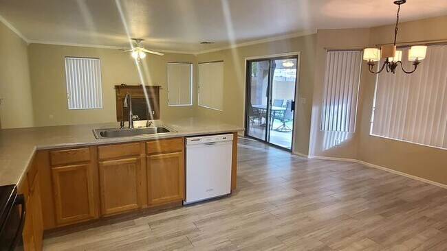 Building Photo - 5-bedroom in the heart of Gilbert
