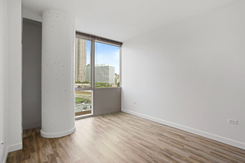 Building Photo - 3733 N Halsted St