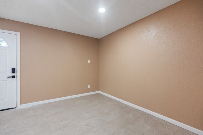 Building Photo - 6713 Biggs Ct