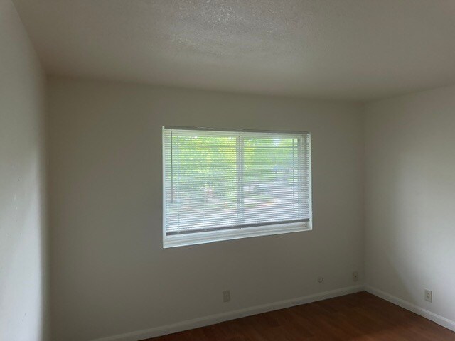 Building Photo - 126 Jamestown St