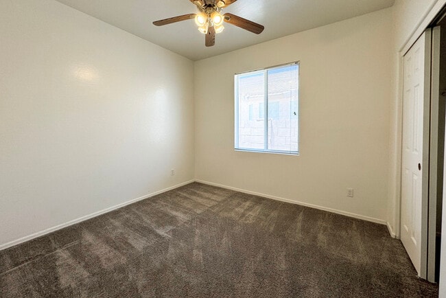Building Photo - 3Bed/2Bath House at 63rd/Northern Ave! $19...