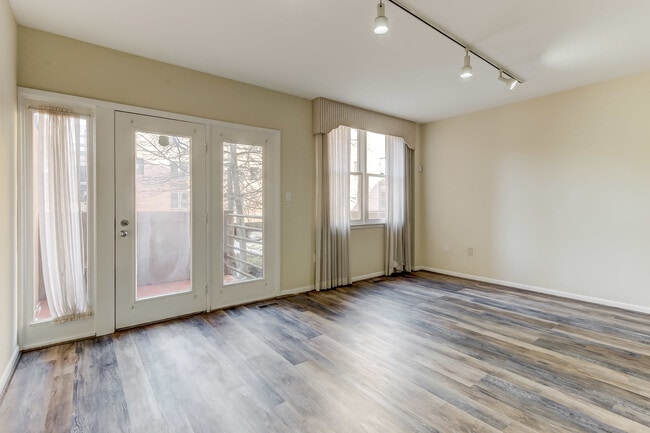 Building Photo - 138 Welcome Aly