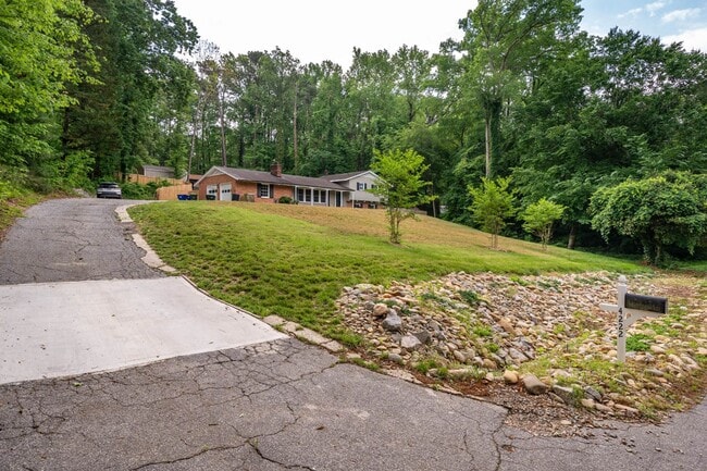 Building Photo - 4222 Arbutus Dr