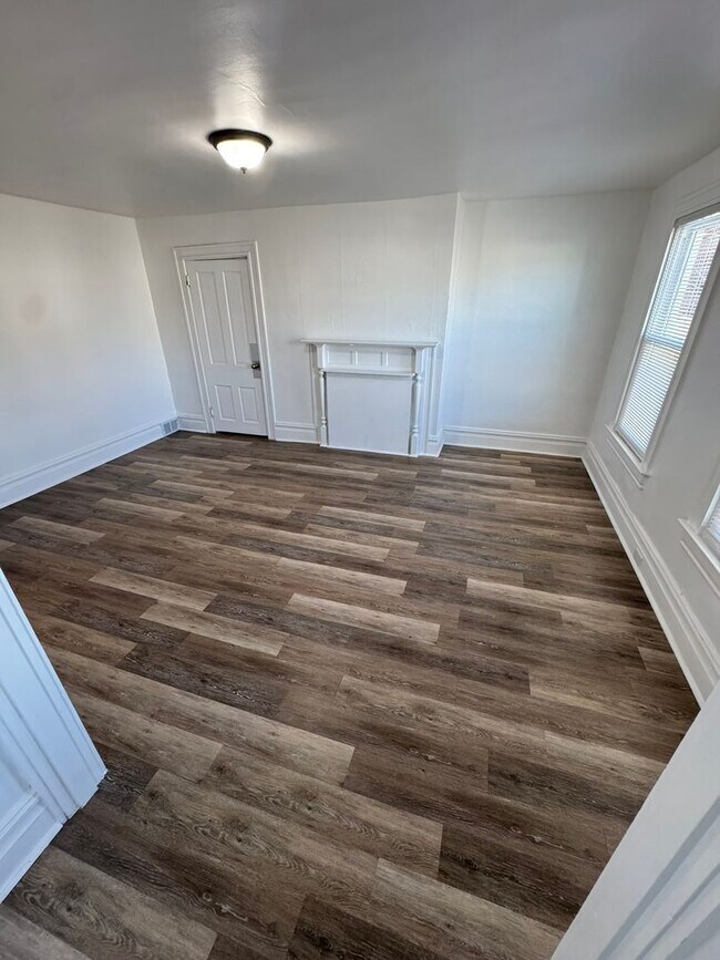 Building Photo - Enormous Completely Updated 4-Bedroom 1-Bath House w/ Flat Yard!!!