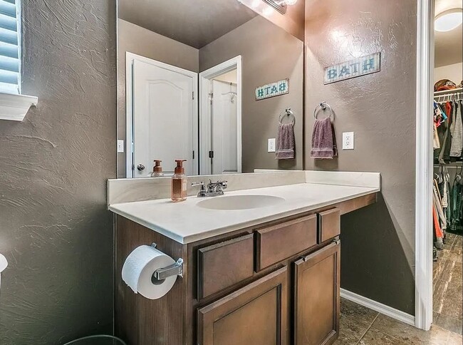 Building Photo - AVAILABLE NOW -  $500 Off First Month | 4-Bed Home in the Heart of Mustang | Storm Shelter & Mode...