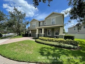 Building Photo - 2041 Manhattan Ln