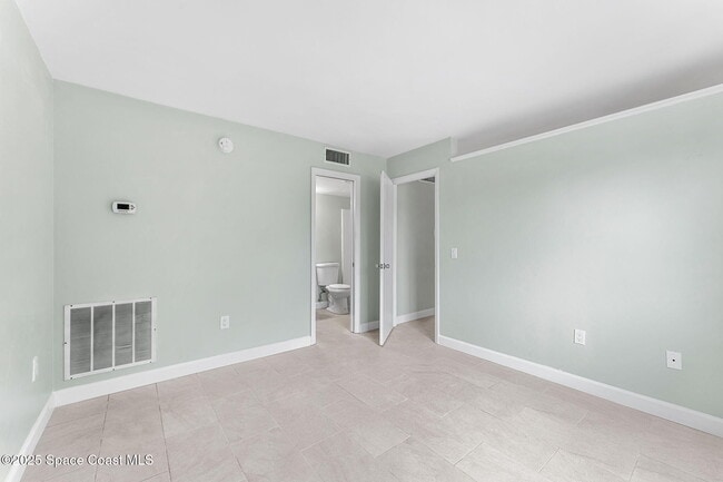 Building Photo - 251 San Juan Cir