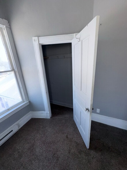 Building Photo - 603 Albion Ave