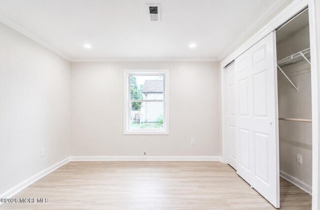 Building Photo - 246 Brookside Ave