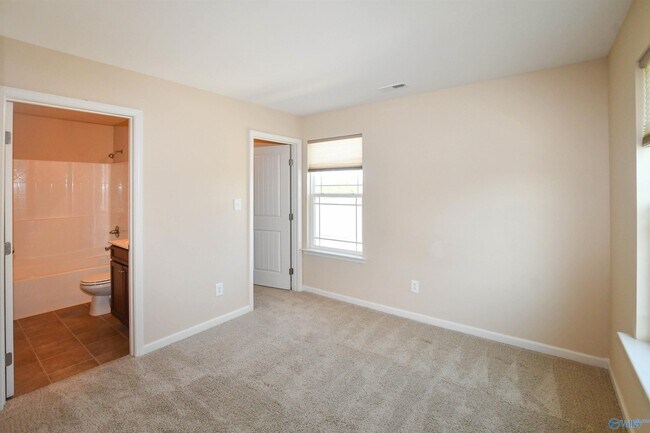 Building Photo - 324 Falling Water Ln SW