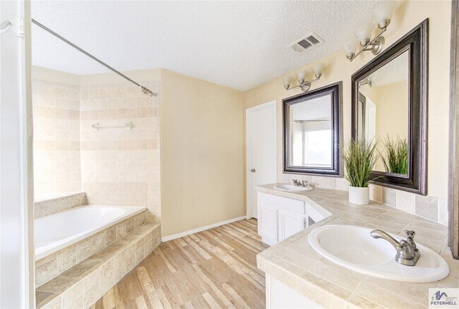 Building Photo - 12530 Laleu Ln