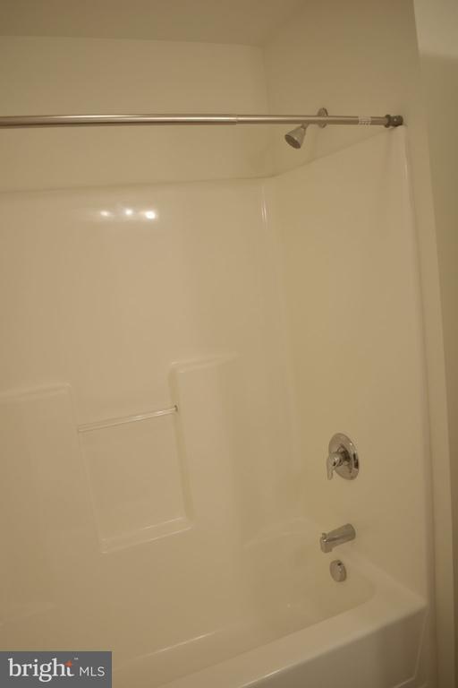 Building Photo - 2752 Roosevelt Dr
