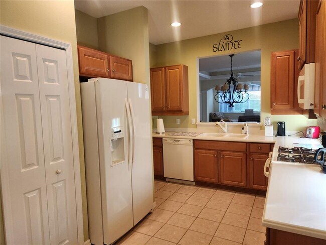Building Photo - 6642 Tailfeather Way