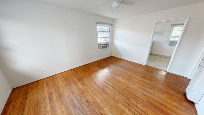 Interior Photo - Fillmore St Pasadena