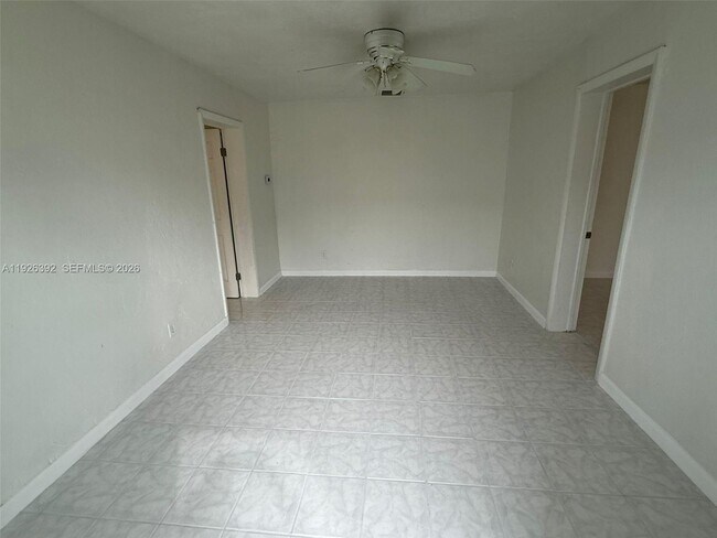 Building Photo - 815 Foster Rd